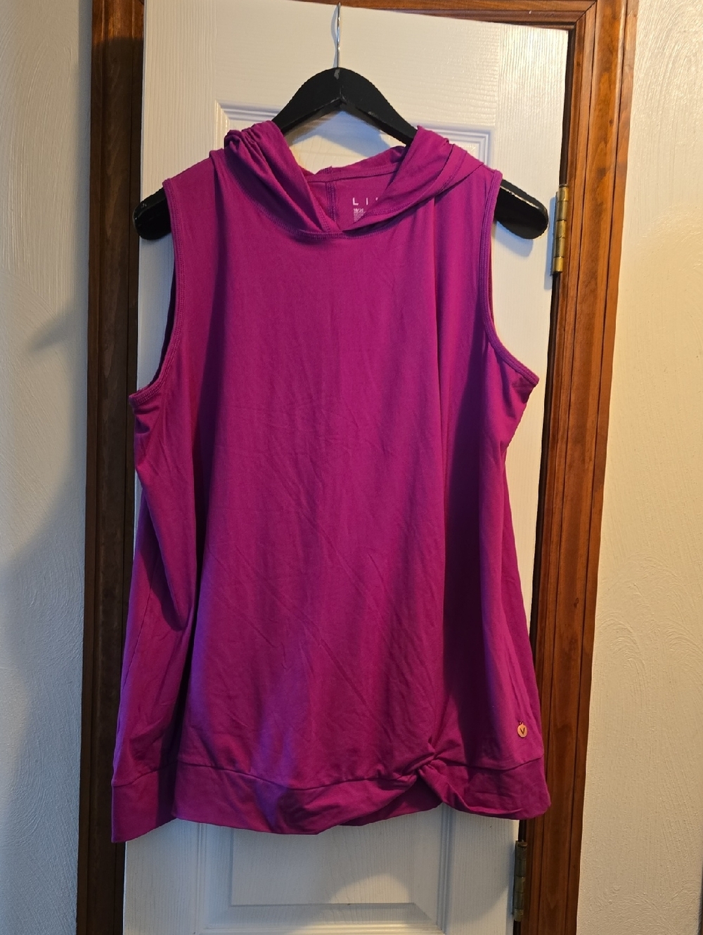 Livi Active Magenta Hooded Sleeveless Tank